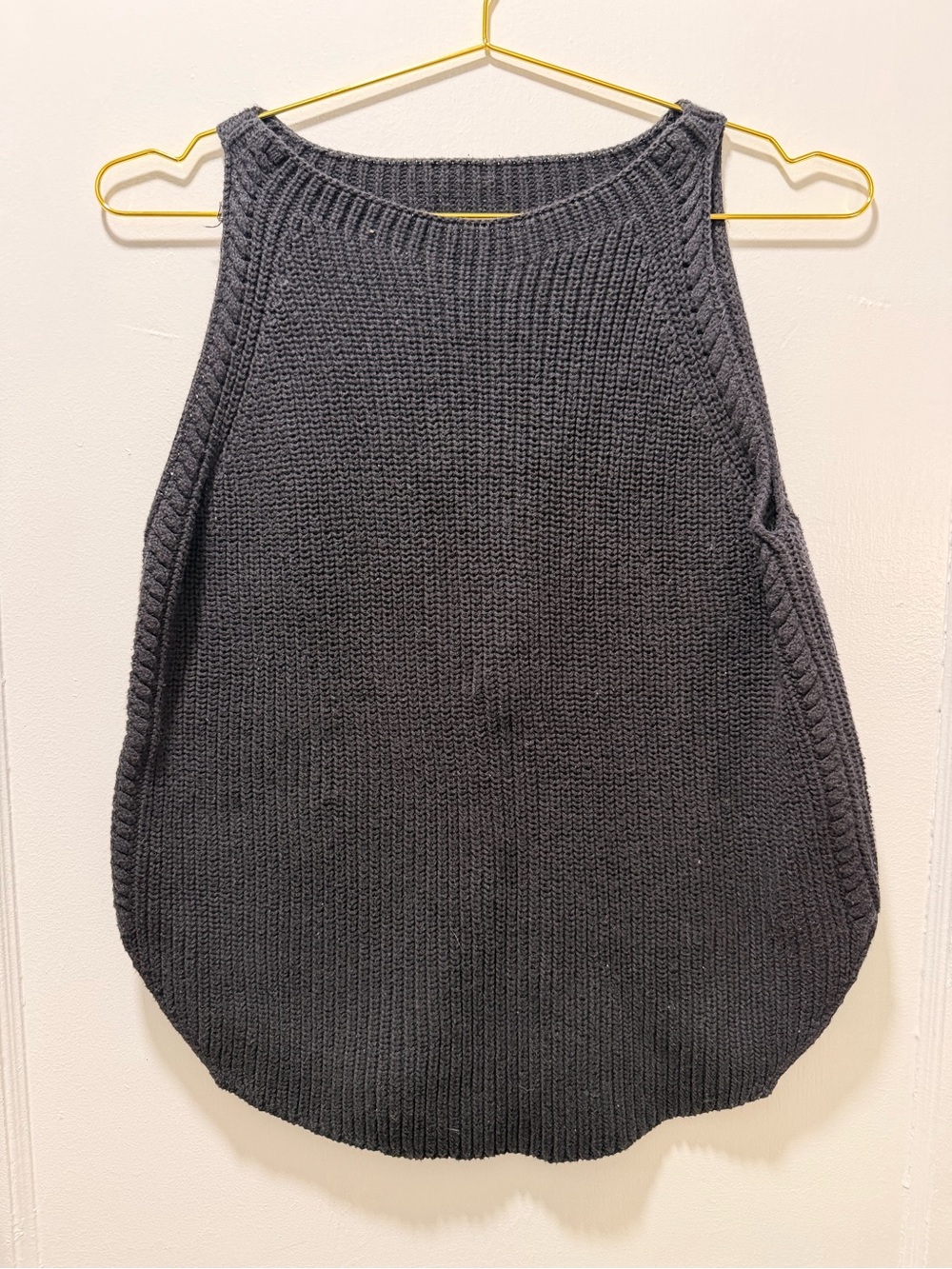LOFT Black Sleeveless Crewneck Sweater Vest